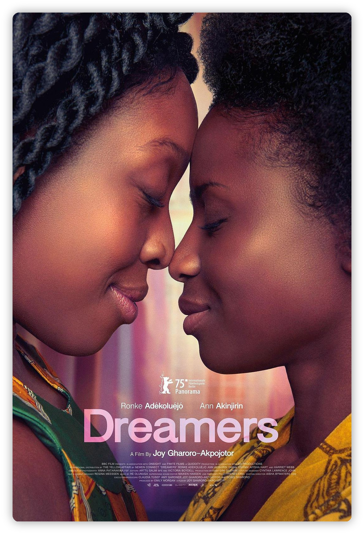 《梦想家 Dreamers》影评:当非法移民与爱情交织,自由只能靠“错误”来换取? 《梦想家 Dreamers》影评:当非法移民与爱情交织,自由只能靠“错误”来换取?